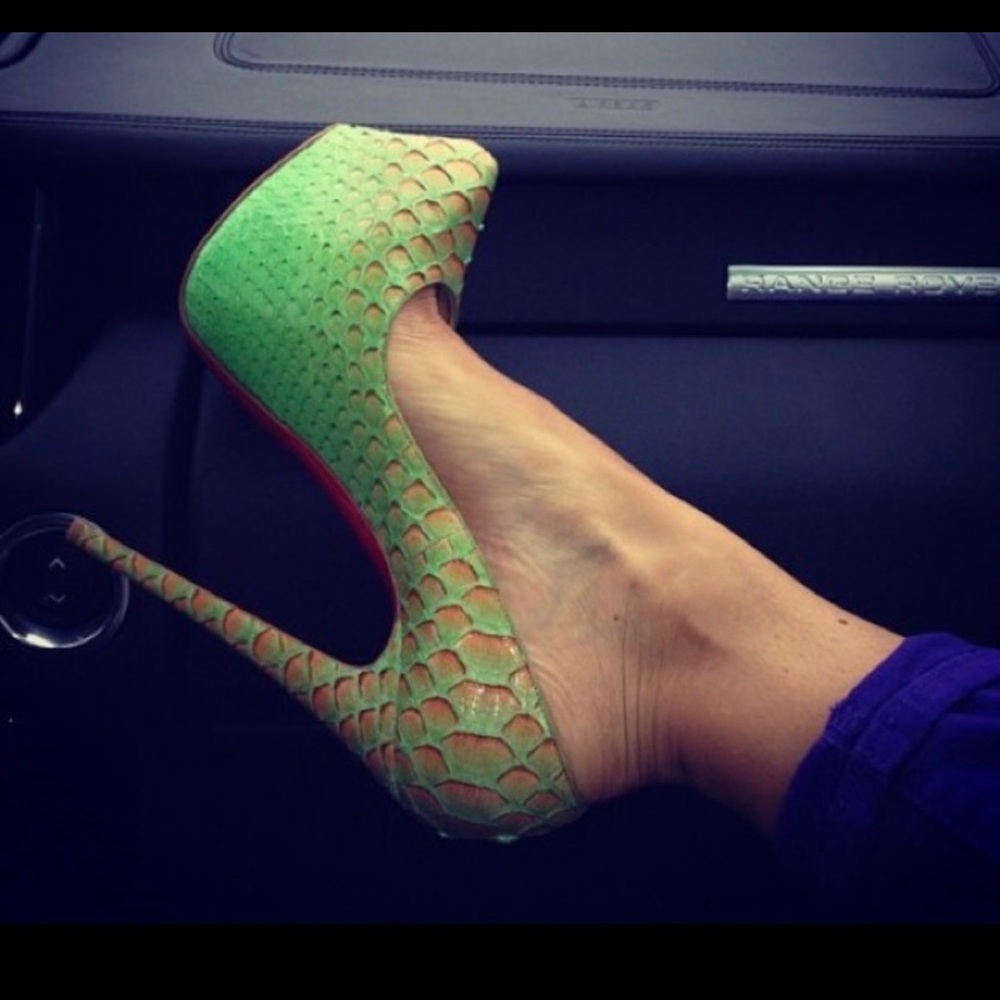 Daffodil snakeskin louboutins! Beautiful green